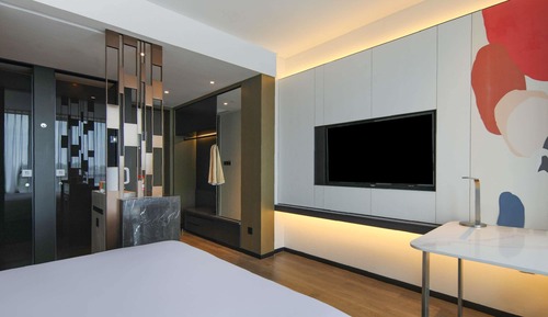 Superior Room, 1 King Bed