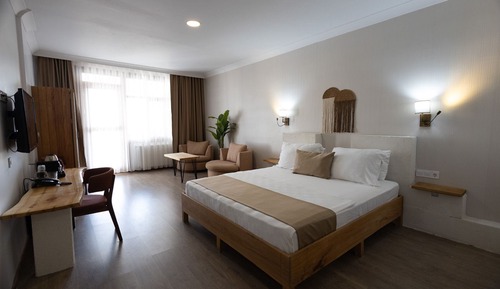 Deluxe Double Room, Balcony, Pool View
