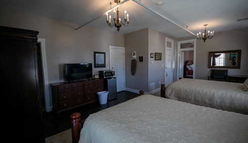 Junior Suite (Historic Building, No Elevator)