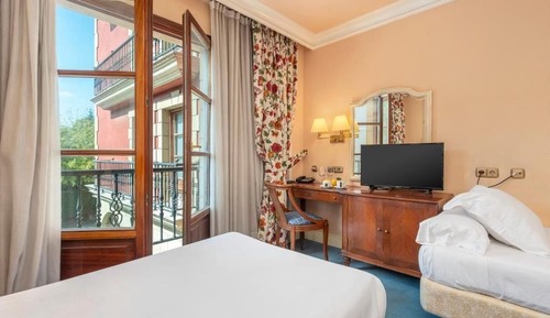 Superior Double Room (2 adults + 1 child)