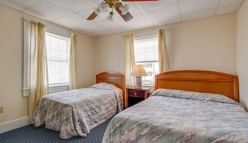 Apartment, 3 Bedrooms, Poolside