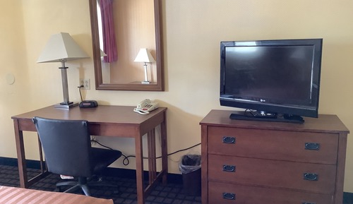 Single Queen smoking