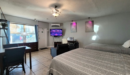 Family Room, 2 Queen Beds, Non Smoking, Refrigerator & Microwave