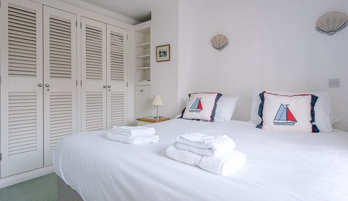 House (2 Bedrooms)