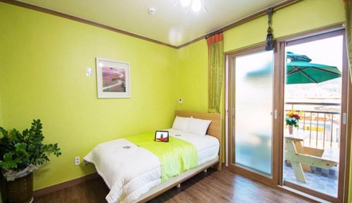Room (Ramsar 1 (Room 201))