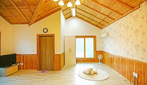 Room (Building A Gayeongsan (2F))