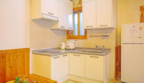 Room (Building B Jungdaebong (2F))