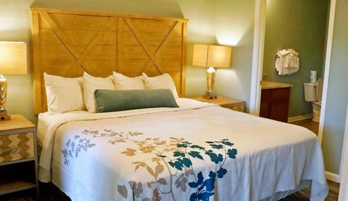 Woodstone One Bedroom Condo with Partial Kitchen