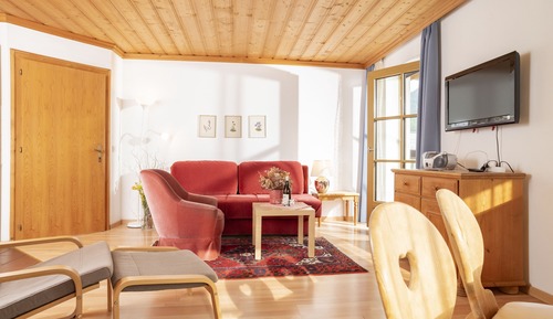 Apartment (Top 8)