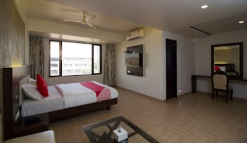 Deluxe AC Room