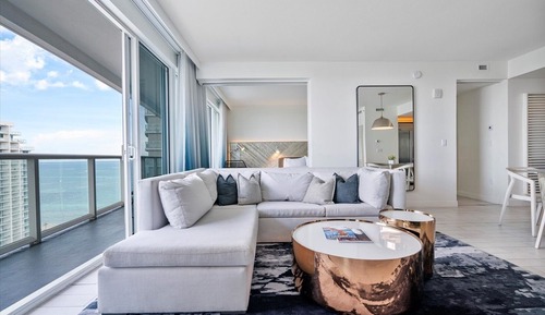 Condo, 2 Bedrooms