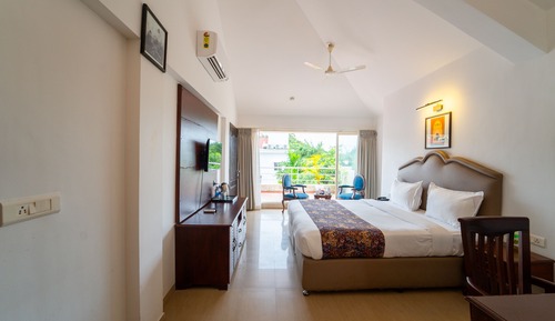 Luxury Room, 1 King Bed, Balcony