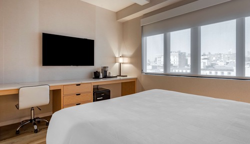 Standard Room, 1 Queen Bed, Accessible, Non Smoking (Bathtub)
