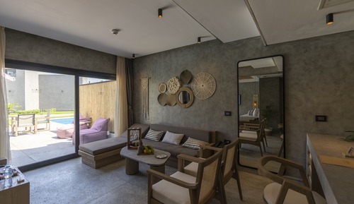 Tucana Pool & Jacuzzi Suite (Posh Club)