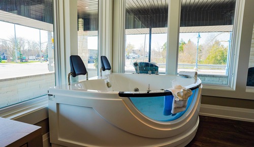 Executive Jacuzzi Suite
