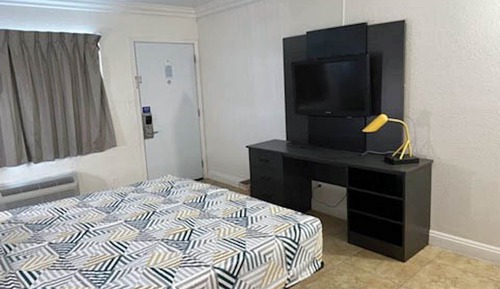 Deluxe Room, 1 King Bed, Accessible, Non Smoking