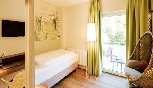 Single Room, Balcony