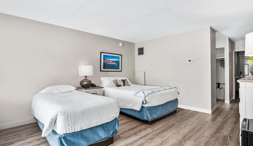 Room, Multiple Beds (FEFA)