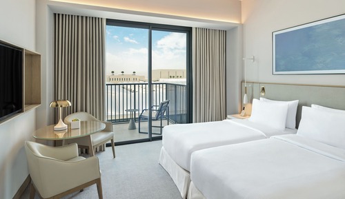 Deluxe Room, 2 Twin Beds, Partial Sea View