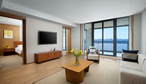 Suite, 1 Bedroom, Lake View