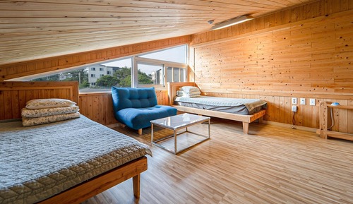 Basic Room, 3 Bedrooms (Hwamokhan gajok room(random)-2)