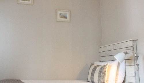 Single Room, Ensuite (Thames)