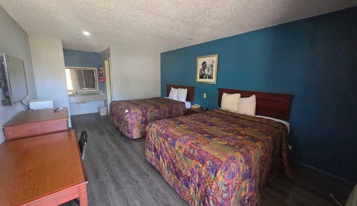 Room, 2 Queen Beds, Smoking
