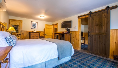 Three Adjoining Rooms in the Tea House