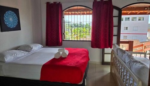 Apartamento Com Banheira Com Varanda