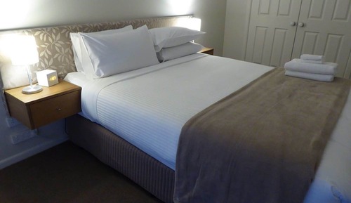 Superior Two Bedroom Apartment - Courtyard Access
