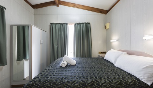 Grevillea Cabin (2 Bedroom)