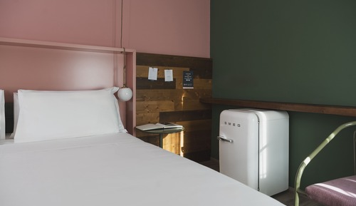 Deluxe Room, 1 Queen Bed