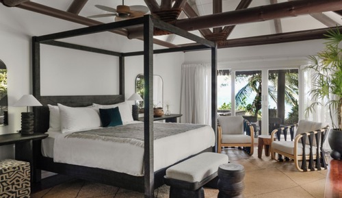 Beachfront Spa Suite