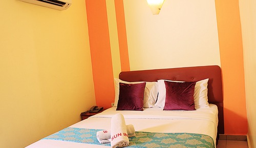 Deluxe Queen Room without Window