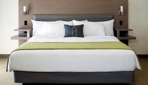 Room, 1 King Bed (Refuge Urbain)