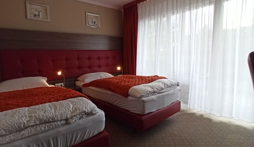 Double Room Compact Modern with Balcony 1 Double Bed or 2 Twin Beds