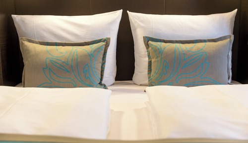 Standard Room, 1 Queen Bed, Balcony
