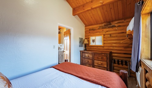 Cabin suite (Queen)