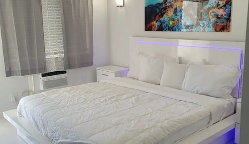 Deluxe Room, 1 King Bed