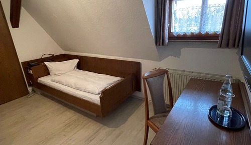 Basic Single Room, Private Bathroom (Nebengebäude)