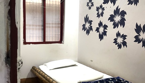 Single Bed Room Non River view