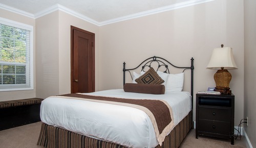 Suite, 2 Bedrooms, Kitchen (Not Pet Friendly)