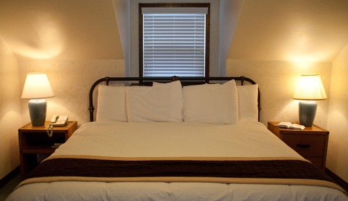 Suite, 1 King Bed, Kitchen (Not Pet Friendly) 