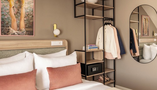 Large Studio, Kitchenette - Accessible
