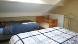 Room (5)