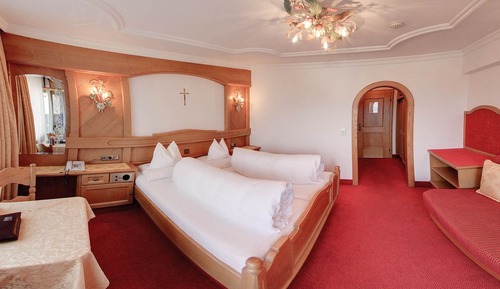 Double Room, Private Bathroom (Balcony)