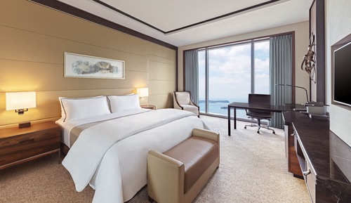1 King Bed, Club Lounge Access, High Floor, Guest Room