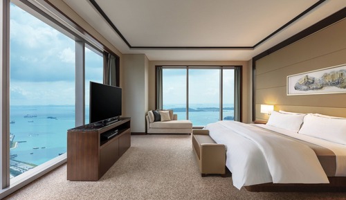 Club Suite, 1 Bedroom, Harbor View (Corner)