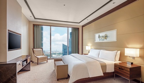 1 King Bed, Club Lounge Access, Junior Suite