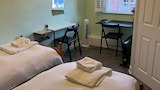 Basic Twin Room, Ensuite